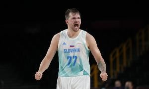 湖记：东契奇两战出场44分钟得45分 换算成NBA比赛大约场均37分