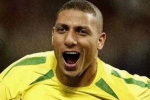 今日趣图：什么！赖因德斯才5500万？把1500万浮动给米兰老铁送去