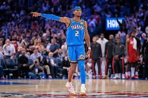 今晚才1罚！雷记：SGA站上罚球线后 有些老鹰球迷已经开始嘘他了