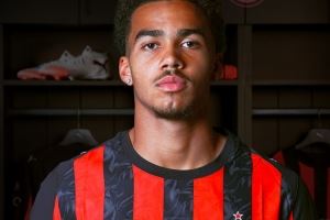 斯基拉:米兰中卫奥多古可能冬窗外租离队,以获得更多比赛时间